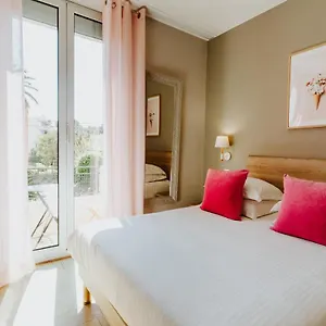 3* Hotell Le Petit Castel