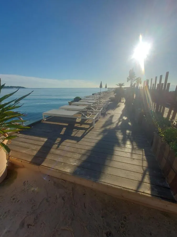 Appartement Antibes Juan Les Pins Piscine Et Mer A 200M